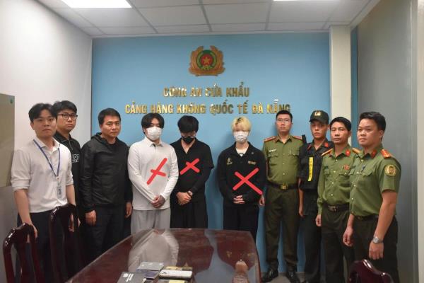 Công an TP Đà Nẵng bắt, bàn giao nhóm tội phạm người Hàn Quốc bị Interpol truy nã