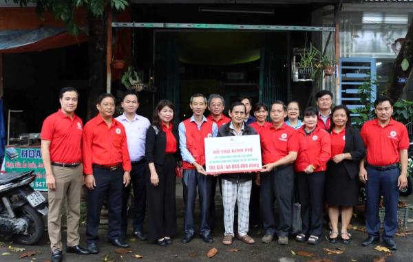 Đoàn công tác Cụm thi đua số 1 hỗ trợ xây dựng 3 nhà Chữ thập đỏ tại Đà Nẵng