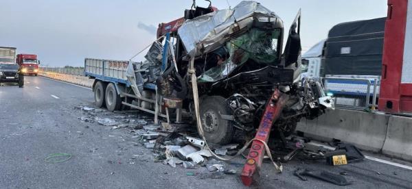 Cứu nhiều người gặp nạn trên cao tốc