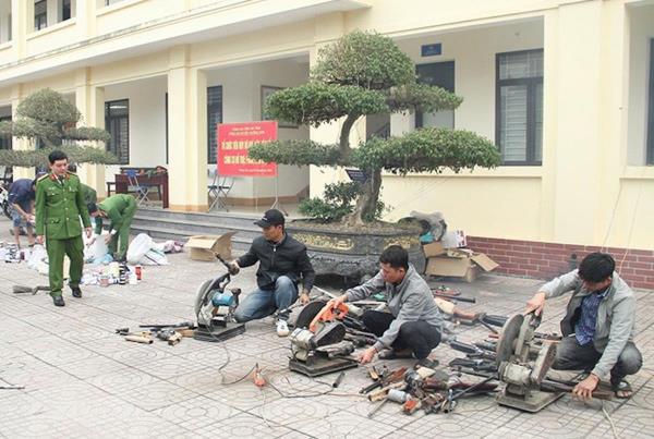 Tiêu hủy vũ khí, vật liệu nổ