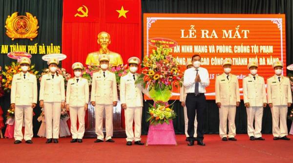 Tấm khiên thép bảo vệ bình yên trên không gian mạng