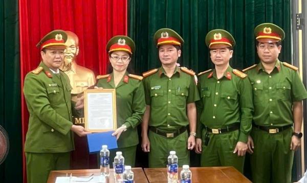 Bắt giữ đối tượng tàng trữ ma túy lúc rạng sáng, lực lượng 8394 phường Thanh Bình được khen thưởng