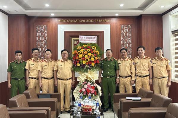 Xây dựng hình ảnh đẹp về người chiến sĩ Cảnh sát giao thông trong lòng nhân dân