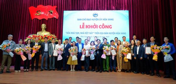 Chung tay xóa nhà tạm, xây dựng nhà cho người nghèo