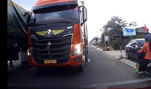 Xử phạt bác tài ngang ngược