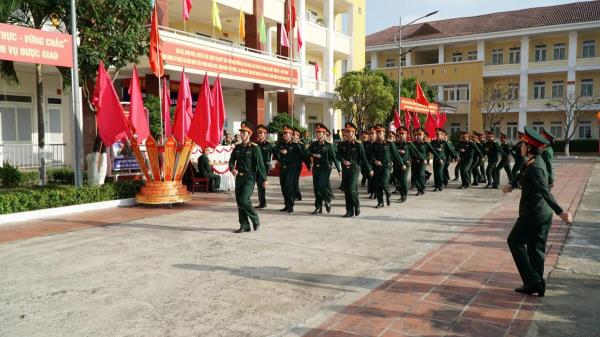 Quân khu 5 phát động cao điểm thi đua mừng kỷ niệm 50 năm thống nhất đất nước