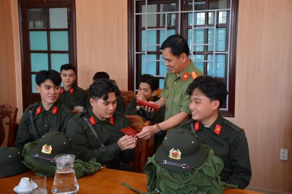 Sẵn sàng và tự hào thực hiện nghĩa vụ tham gia Công an nhân dân