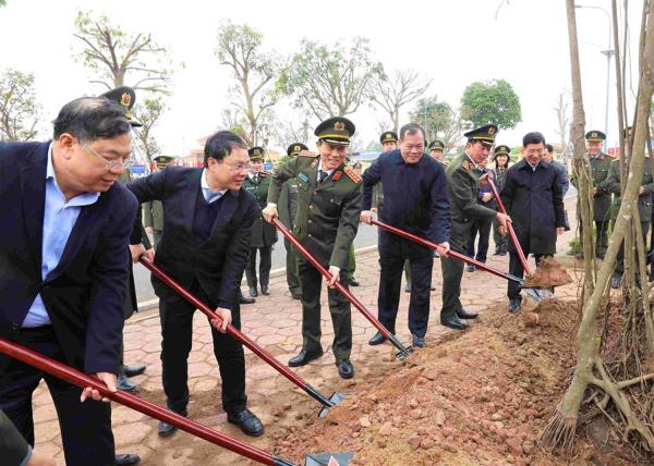 Bộ Công an phát động Tết trồng cây vì một Việt Nam xanh năm 2025