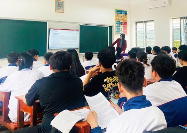 Đề nghị cấp hơn 21,5 tỷ đồng để dạy ôn thi  cho học sinh lớp 12