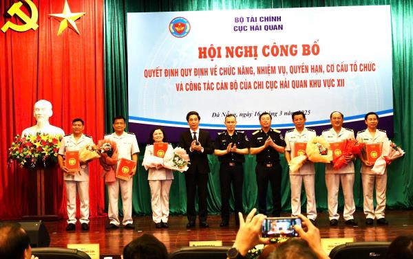 Công bố quyết định thành lập và ra mắt Chi cục Hải quan Khu vực XII