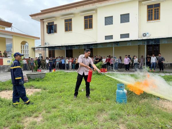 Huấn luyện nghiệp vụ phòng cháy chữa cháy cho lực lượng tại chỗ