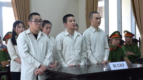 Giá phải trả của 3 cặp đôi sống buông thả