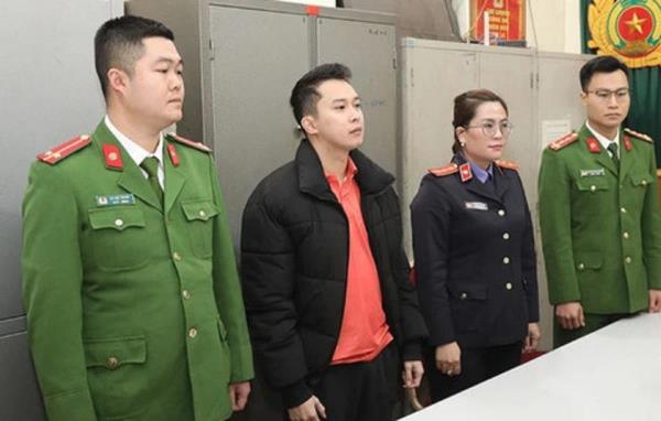 Bắt giam cựu nhân viên ngân hàng lừa đảo chiếm đoạt tài sản