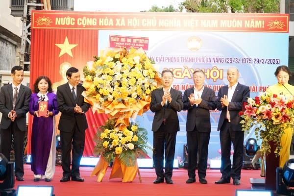 Bí thư Thành ủy Nguyễn Văn Quảng dự Ngày hội toàn dân chào mừng 50 năm Ngày giải phóng tại Khu dân cư Tân Lập 1