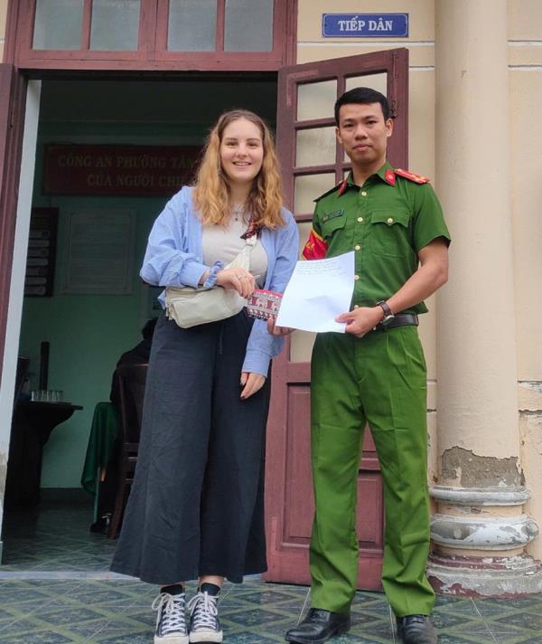 Trả lại tài sản cho du khách