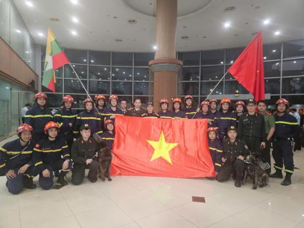 Máy bay chở Đội cứu nạn, cứu hộ Bộ Công an đã hạ cánh xuống sân bay Yangon