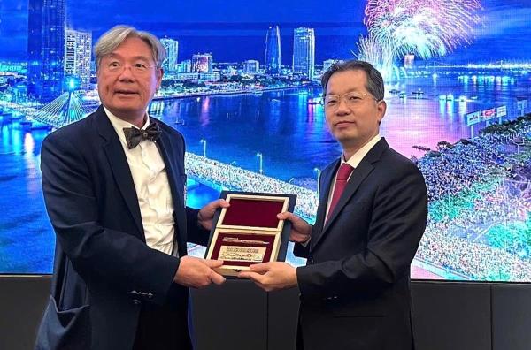 Đà Nẵng tham vấn mô hình xây dựng trung tâm tài chính với đối tác Singapore