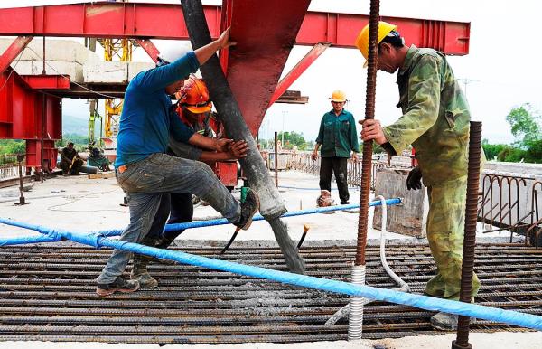 Hợp long cầu Quảng Đà