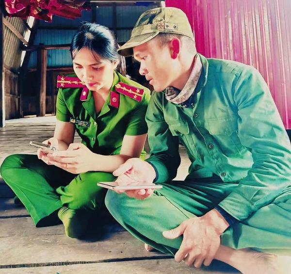 Nữ Đại úy Công an được dân làng tin yêu