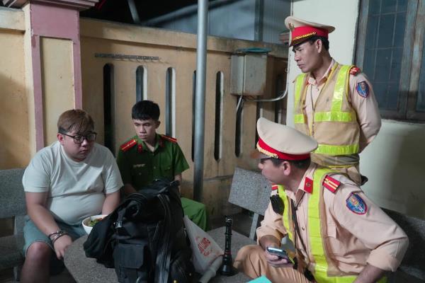 Cảnh sát giao thông bắt đối tượng giết người trên đường bỏ trốn