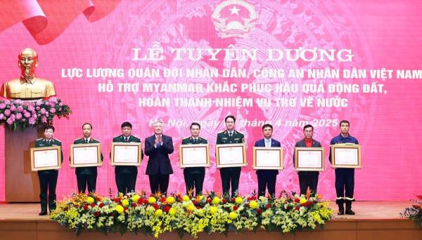 Vietjet được Thủ tướng Chính phủ tặng bằng khen về thành tích tham gia cứu nạn, cứu hộ, cứu trợ tại Myanmar