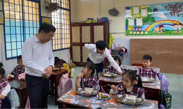 Kiểm tra, xác minh thông tin bữa ăn bán trú nghèo nàn gây xôn xao dư luận tại Đà Nẵng