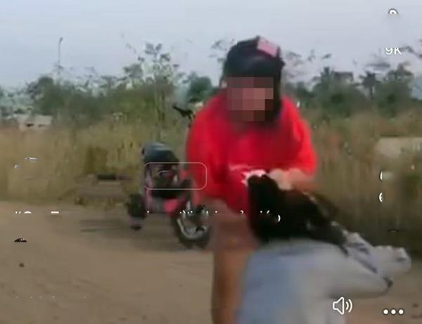Nữ sinh bị bạn học hành hung gây xôn xao mạng xã hội