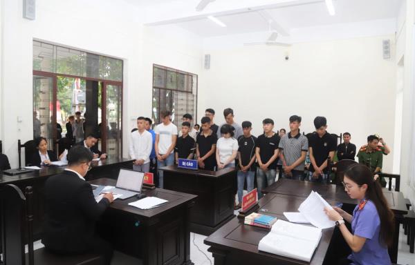 Liên tiếp gây rối trật tự công cộng, 15 báo thủ cùng lãnh án