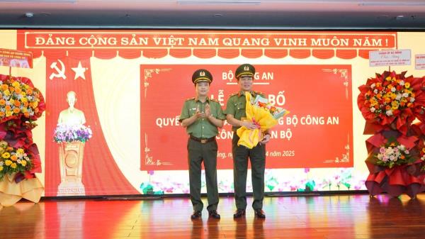 Thiếu tướng Vũ Xuân Viên nghỉ công tác sau hơn 43 năm cống hiến cho lực lượng Công an nhân dân