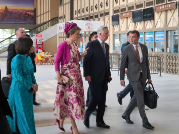 Cát Bà đón tiếp Nhà vua và Hoàng hậu Bỉ bằng cáp treo đạt kỷ lục thế giới