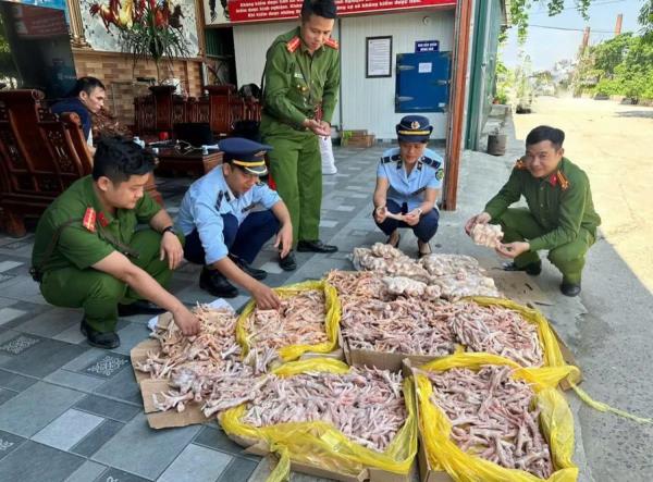 Chân gà, đuôi lợn không có nguồn gốc