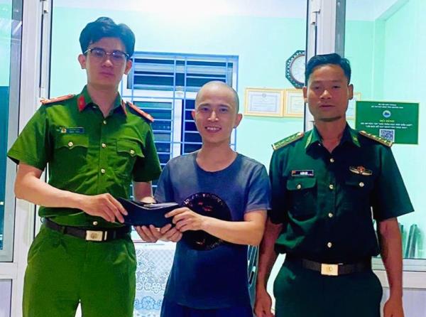 Trao trả tài sản cho người đánh rơi