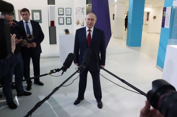 Nga - Ukraine sẽ bắt đầu đàm phán ngừng bắn sau điện đàm Trump – Putin