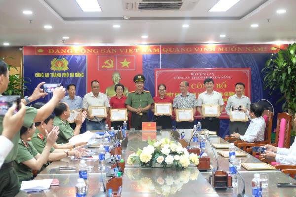 Khen thưởng các tập thể, cá nhân có thành tích trong công tác xây dựng các công trình làm việc của Công an TP Đà Nẵng giai đoạn 2022-2025