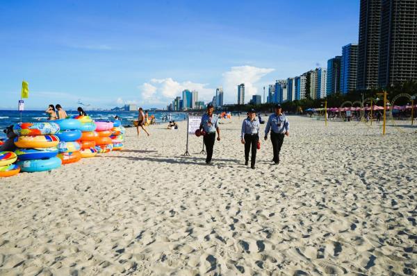 Những người giữ biển