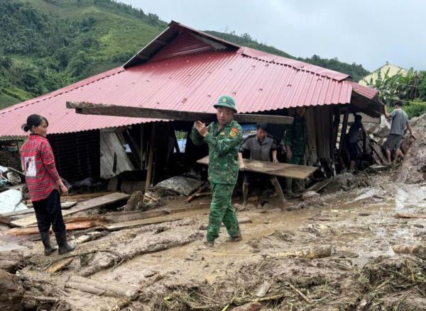 Nghệ An: Tiếp tục xảy ra lũ quét khiến hàng chục nhà dân sập, hư hỏng