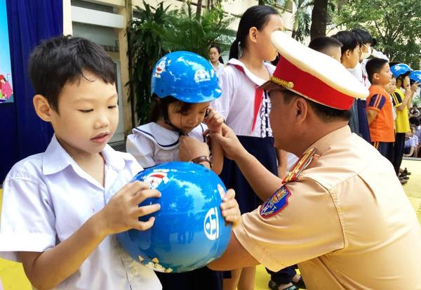 Đà Nẵng tăng cường công tác đảm bảo trật tự an toàn giao thông cho lứa tuổi học sinh