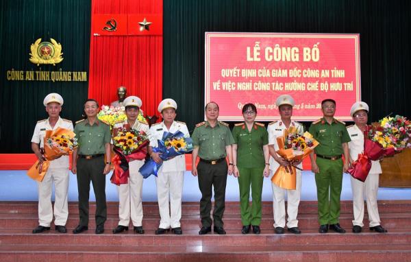 9 cán bộ lãnh đạo, chỉ huy thuộc Công an tỉnh Quảng Nam nghỉ công tác hưởng chế độ hưu trí