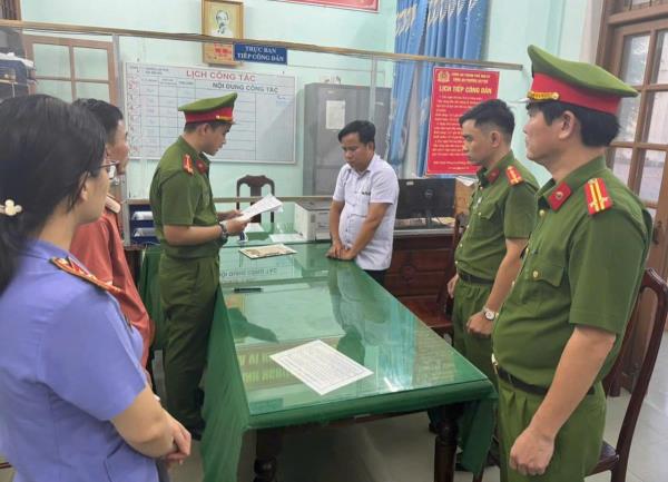Bắt tạm giam 2 nguyên cán bộ Trung tâm Phát triển quỹ đất TP Tam Kỳ