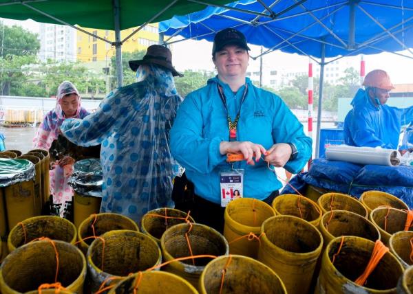 Vượt mưa gió, hai đội pháo hoa tăng tốc để kịp deadline cho đêm thứ 3 DIFF 2025