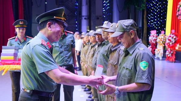 Thượng tướng Trần Quốc Tỏ dự Ngày hội Toàn dân bảo vệ an ninh Tổ quốc năm 2025 tại Đà Nẵng