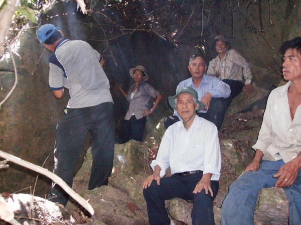 HÒN TÀU- Ngọn núi nơi anh ngã xuống