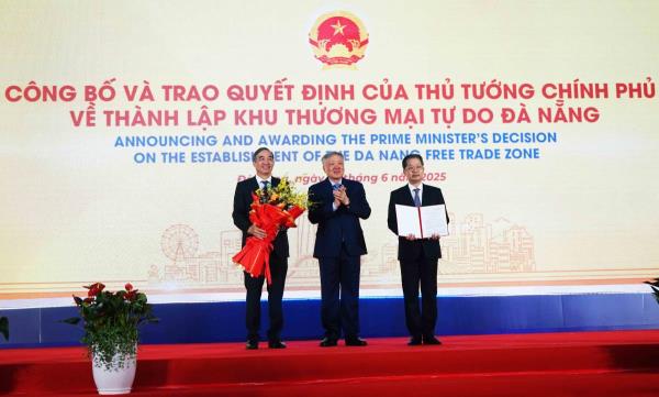 Công bố quyết định của Thủ tướng Chính phủ thành lập Khu thương mại tự do Đà Nẵng