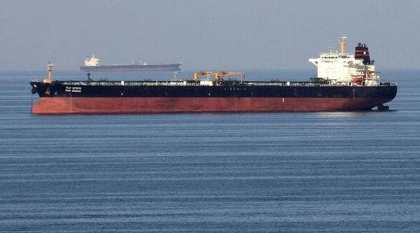 Giá dầu bùng nổ nếu Iran đóng cửa eo biển Hormuz