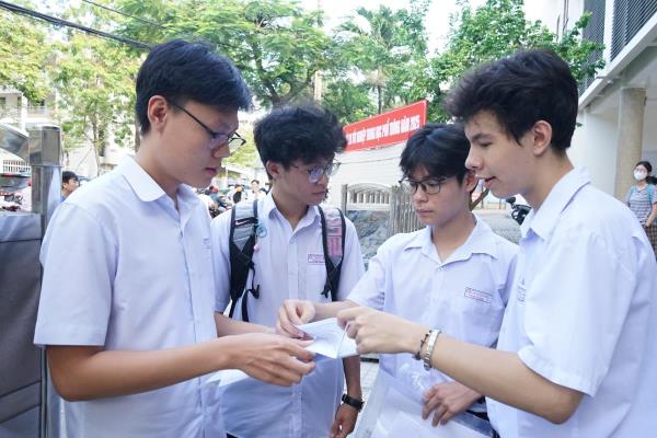 Ngày thi đầu tiên kỳ thi tốt nghiệp THPT 2025: Đề Ngữ văn giàu cảm xúc, Toán có độ phân hoá cao