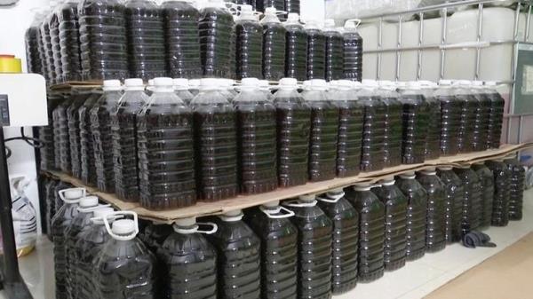 Phát hiện cơ sở làm giả nước nắm, nước giặt số lượng lớn