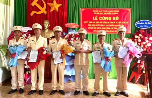 Công an xã Đắk Song triển khai quyết định của Giám đốc Công an tỉnh về công tác cán bộ