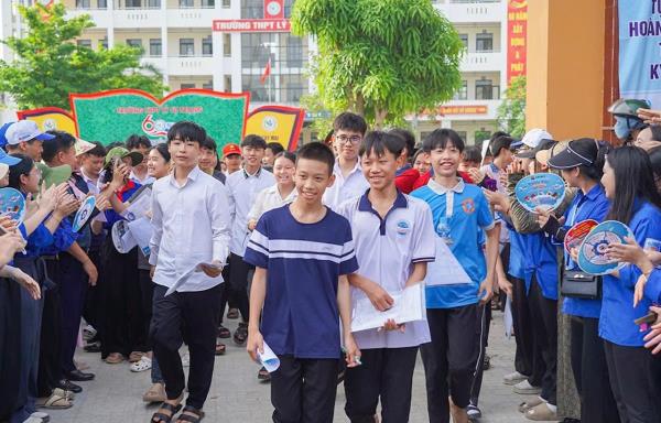 Đề thi tuyển sinh vào lớp 10 không làm khó thí sinh Hà Tĩnh, Nghệ An