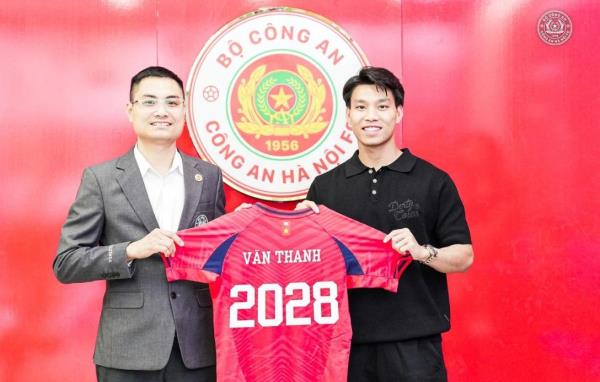 Vũ Văn Thanh gia hạn hợp đồng 3 năm với CLB Công an Hà Nội