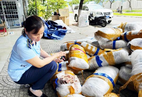 Tạm giữ để làm rõ và xử lý lô hàng mực khô kém phẩm chất